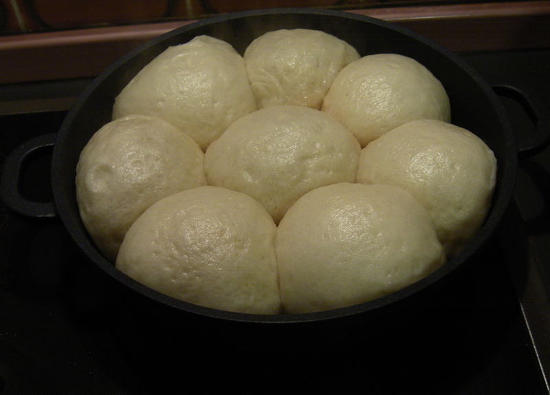  Dampfnudeln Steamed Yeast Dumplings Codanec